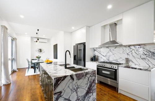 Williamstown Apartment | Idyllic Retreat - Steps from the Beach, 4-Star Rating