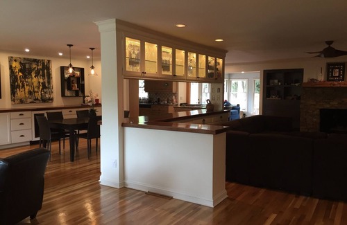 North Brookhaven House | Guest Rated 10/10: Open Floor Plan & Zen Backyard Retreat