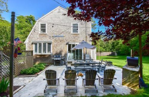 Brewster House | Pet-Friendly Retreat with Wet Bar for Family Fun