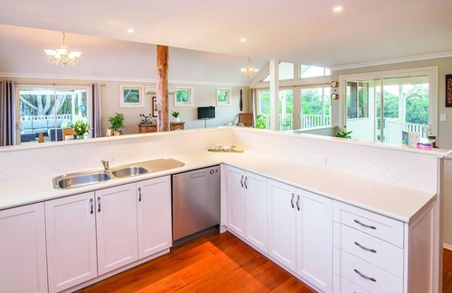 Yallingup Siding House | Relax in Yallingup: Guest Rated 9.6 with Pool & Kitchen