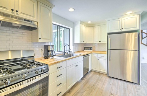 Belfair House | Idyllic Hood Canal Retreat with Private Deck & Spa Access