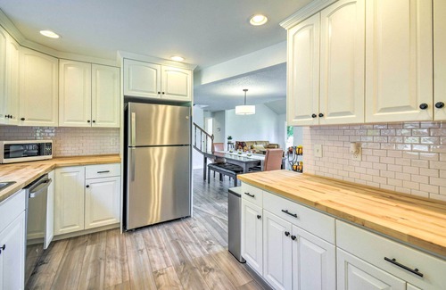 Belfair House | Idyllic Hood Canal Retreat with Private Deck & Spa Access