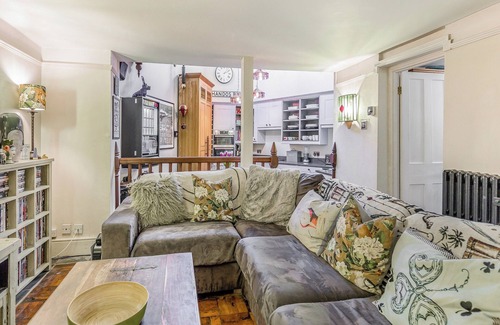 Broadstairs Cottage | Quaint Seaside House with Oceanfront Views & Guest Rated 10/10