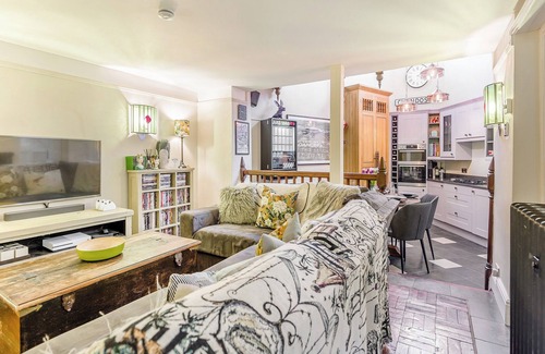 Broadstairs Cottage | Quaint Seaside House with Oceanfront Views & Guest Rated 10/10