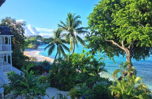 Old Trees Bay Villa | Beachfront Oasis with Private Pool & Spa Amenities
