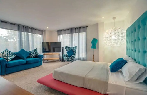 Guarne Cottage | Relaxing Retreat with Hot Tub in Guarne