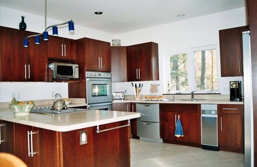 Chincoteague House | Immaculate Coastal Retreat with Ocean Views and Breakfast