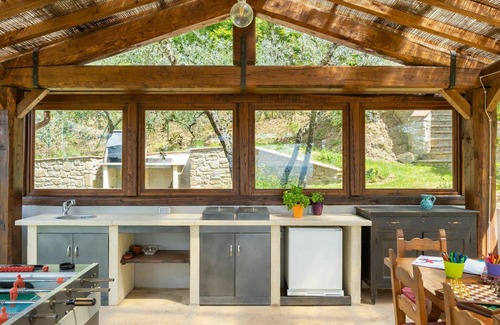 Castiglion Fiorentino House | Inviting Private Villa for 6 with Pool and Pet Friendly Amenities