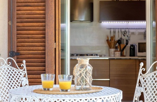 Trudda House | Stunning private villa for 5 guests with WIFI, A/C, private pool, TV, patio and parking