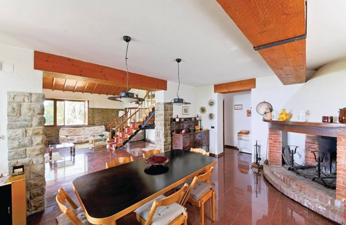 San Feliciano House | Comfortable 3-Bedroom Getaway in San Feliciano Sul T.PG