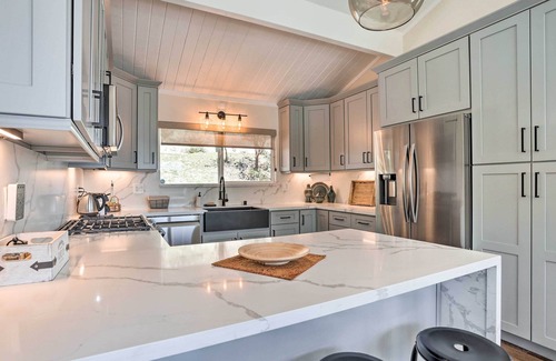 Lake Arrowhead Cottage | Idyllic Lake Arrowhead Cabin with Breathtaking Views