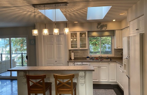 Christina Lake House | Lake Front House with Private Beach & Exceptional 9.8 Rating
