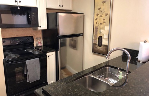 Pinehurst Condo | Beautiful Lakefront Retreat in Pinehurst with Pool Access