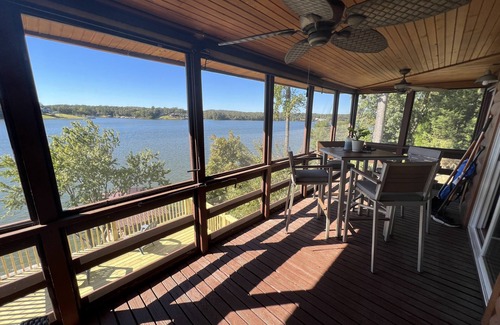 Stemley House | Top-Rated Lakefront 3 Bedroom with Dock and Pool Access