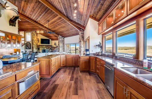 Spicewood House | Perfect Lakefront Retreat with Chef's Kitchen & Patios