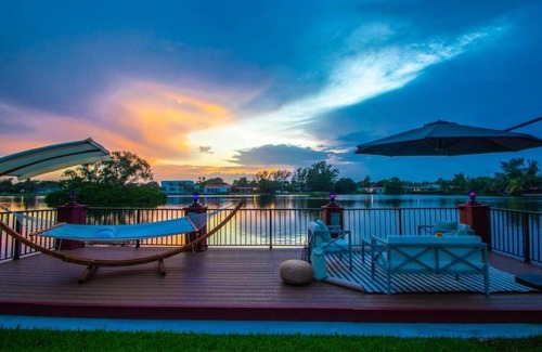 Ojus House | Beautiful Lakefront Pool House Near Aventura Mall