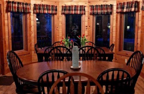 Mineral House | Stunning Lakeside Cabin Rental with Private Boat Dock in Louisa County, Virginia