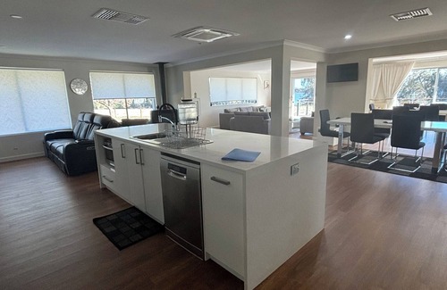 Perth Other | Stunning lakeside sunsets, modern house in peaceful settings. Great getaway.