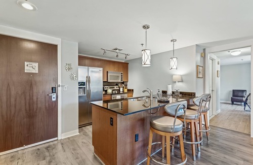 Lake Las Vegas Condo | Lakeview 2BR Retreat with Pool & Spa in Lake Las Vegas
