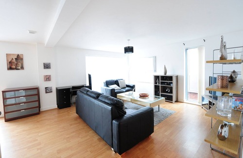 Chester Apartment | Elegant City Centre Apartment with Family-Friendly Amenities