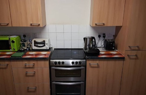 Canons Apartment | Modern 2-Bedroom Flat Near Canons Park for Your Getaway