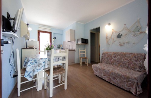 Costa Rei House | Cozy Villa by the Sea with Oceanfront Pool and Breakfast
