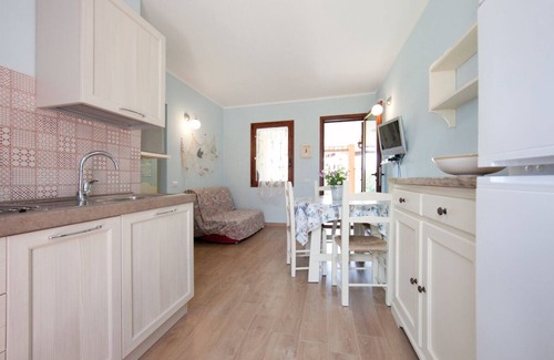 Costa Rei House | Cozy Villa by the Sea with Oceanfront Pool and Breakfast