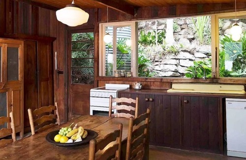 Bar Point Cottage | Spring Escape at Oxley Boatshed with Open Fire by River