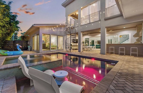 Baldwin Park Villa | Artsy Winter Park Home with Unique Nintendo Game Room