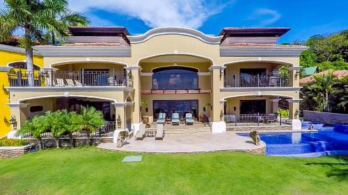 Playa Flamingo House | Beachfront Flamingo Mansion with Ocean Views & Family-Friendly Amenities