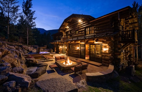 Vail House | Ultimate Platinum Estate: Cinema, Hot Tub & Ocean Views