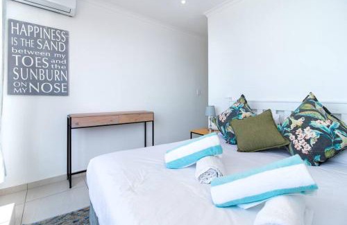 Selection Beach Apartment | Cozy Mallorca Retreat with Oceanfront Pool and Beach Access
