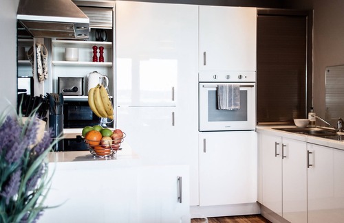 Liverpool Apartment | Top-Rated Mersey View Apartment with Pool and Parking
