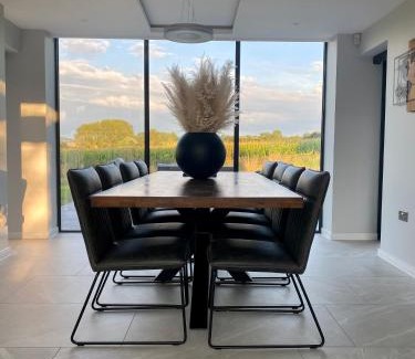 Corston House | Modern Home Amidst Beautiful Grounds with Hot Tub Access