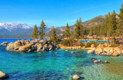 Truckee House | Modern 4BR Home with Huge Deck, Firepit & Ocean Views