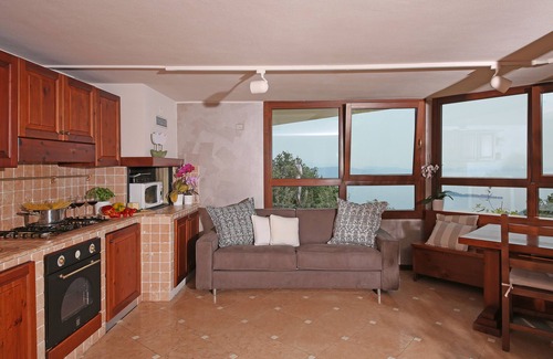 Salo Villa | Modern Villa with Infinity Pool & Breathtaking Lake Views