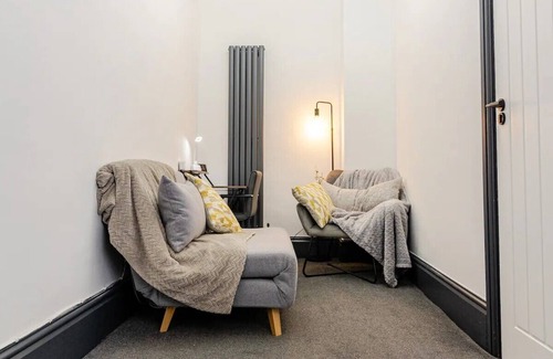 Moseley Apartment | Inviting Moseley Apartment with Spa and Hot Tub Amenities