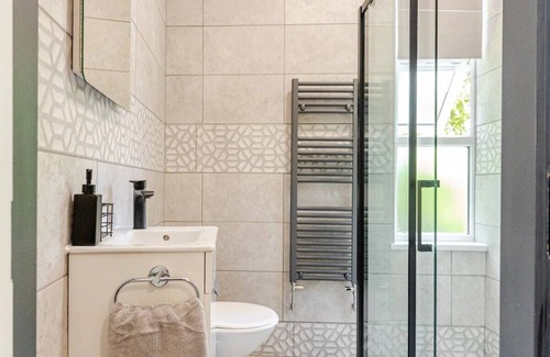Moseley Apartment | Inviting Moseley Apartment with Spa and Hot Tub Amenities
