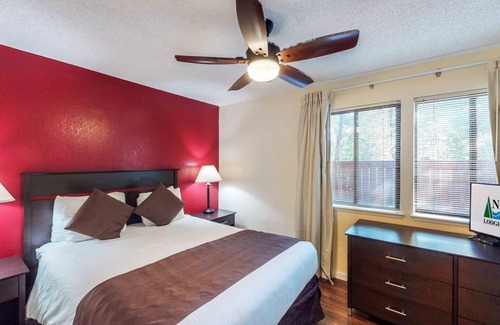 Incline Village Resort | Scenic Mountain Views & Private Room at Ideal Location