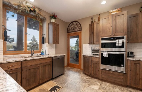 Tabernash House | Stunning Mountain Retreat W/Views|Private Hot Tub