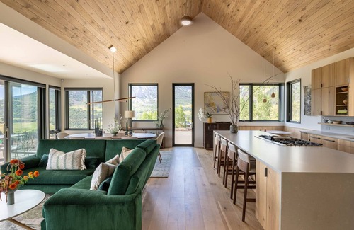 Telluride House | Scenic Mountain Retreat with Breathtaking Views for Families