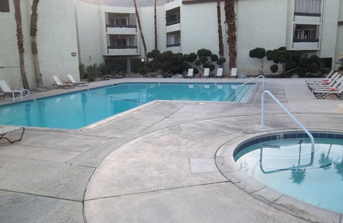 Palm Springs Condo | Idyllic Mountain View Condo near Downtown with Pool
