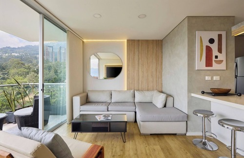 El Tesoro Apartment | - ¡ Stunning Mountain Views in El Poblado ! -