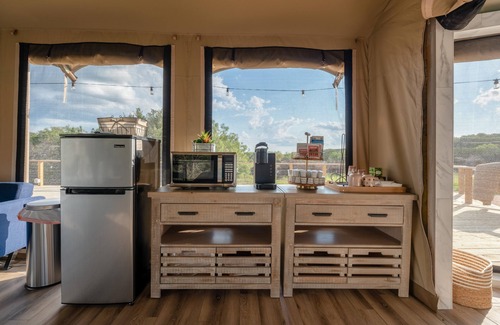 Marble Falls Cabin | Glamorous Yurt Glamping with Mountain Views & Family-Friendly Amenities