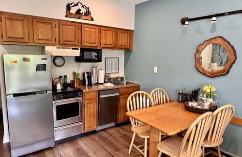 Lincoln Condo | Stunning Mountain Views! Cozy Studio Resort Condo