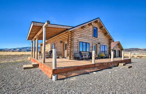 Livingston House | Inviting Livingston Cabin with Deck and Mountain Views