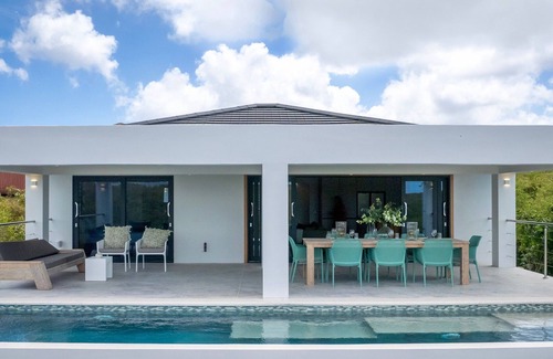 St. Marie Villa | Modern Villa with Ocean Views near Beaches and Dining