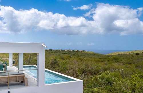 St. Marie Villa | Modern Villa with Ocean Views near Beaches and Dining