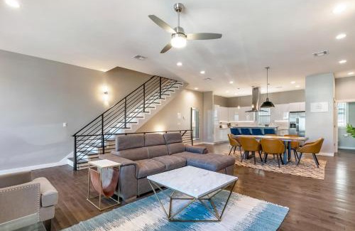 Mid-City House | Modern Design Villa with Pool & Perfect 10 Review Score