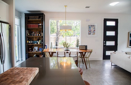Montopolis House | Modern Home in East Austin Near Downtown with Lake View
